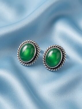 Classic Green Cabochon Rope-Edge Silver Stud Earrings